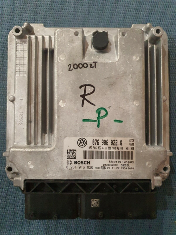 ECU ENGINE VW Crafter 2.5tdi 0281016820, 076906022Q
